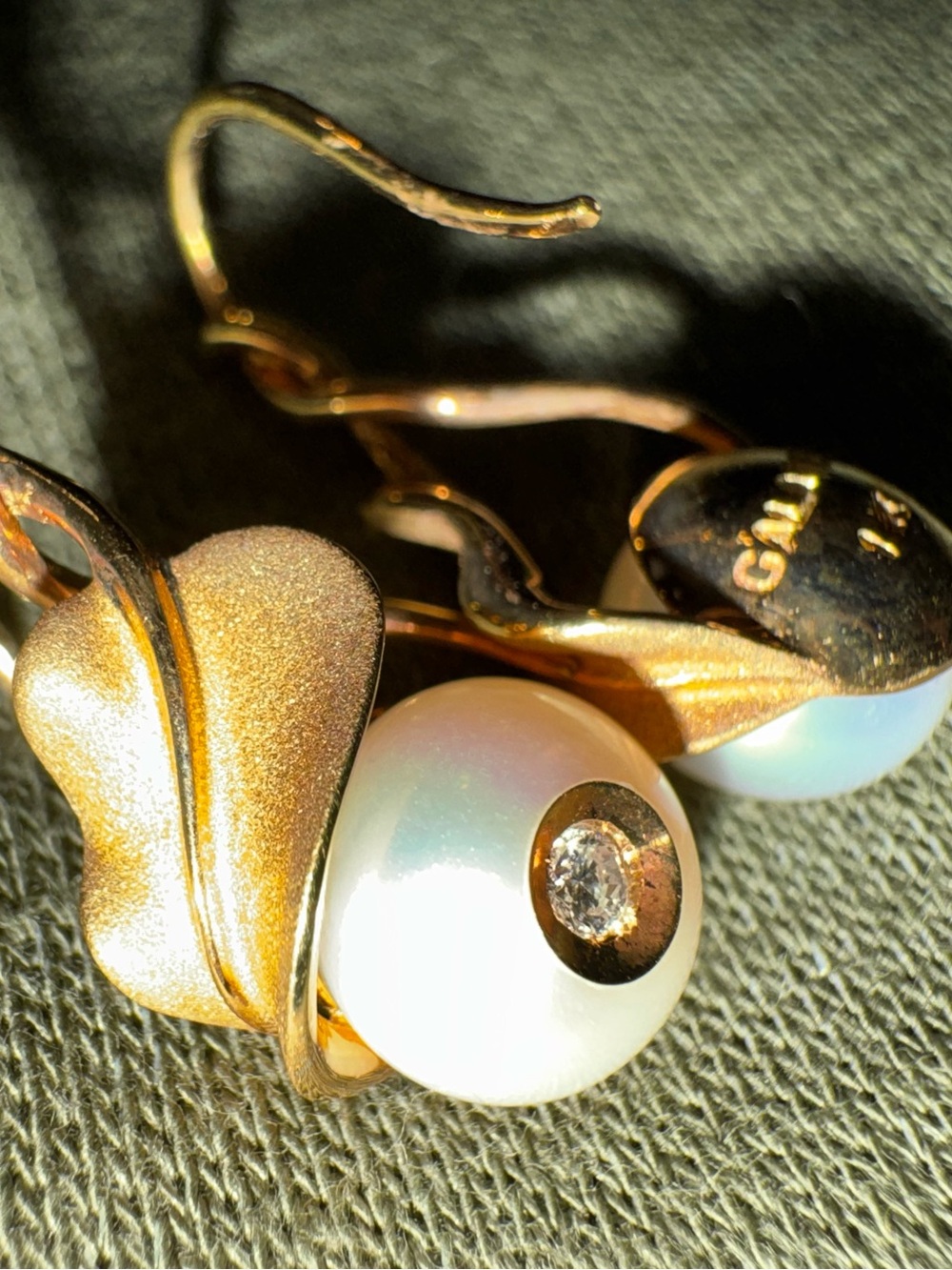 Gold Pearl with diamond Twist Pendant Earrings Set - White Pearls